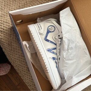 Drifits White and Black Sneakers